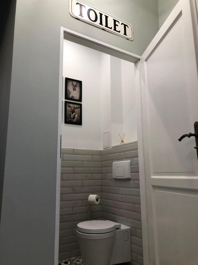 גורז'וב ווילקופולסקי Apartament Przy Studni Czarownic מראה חיצוני תמונה